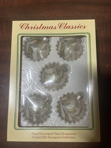 Adornos clásicos de vidrio artesanales de Navidad creados por artesanos europeos - Imagen 1 de 3