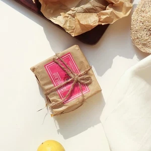 The Bare BAR Rose Seife Für Alle Hauttypen 100g - Bild 1 von 8