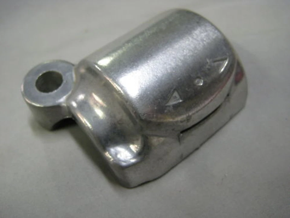 CAJA SUPERIOR KAWASAKI W2SS/W2TT/G3TR/G3SS/MT1/KV75/C2/F2/F3/F4 RT ¡NUEVA! Foto 1 de 1