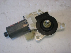 08 09 10 11 12 13 14 15 16 17 Caravan Town & Country Right front window motor OE - Picture 1 of 3