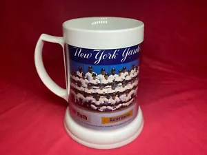 Vintage New York Yankees 70s Team Photo cup Plastic Candy Advertising - Picture 1 of 9