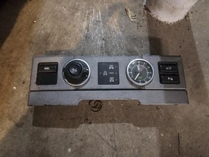 04 - 10 RANGE ROVER HSE 4.4L V8 SFI DASH CLOCK DSC TRUNK OPENER - Bild 1 von 2
