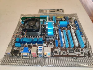 ASUS M4A88TD-V, AMD Athlon II X4 610e, 2x Rendition 2GB DDR3 1333 - Picture 1 of 4