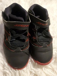 Boy Jordans Black & Red Size 10 C - Bild 1 von 4