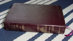 1989 Compact Reference Bible Zondervan Bonded Leather 1st Printing Belgium - Imagen 1 de 15