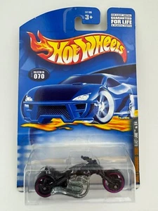 Hot Wheels Skull and Crossbones Blast Lane Motorcycle Collector No 070 2001 - Picture 1 of 7