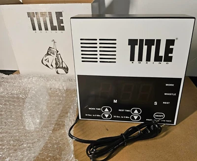 Temporizador de gimnasio digital Title Boxing Pro 8"x8" 3" de grosor profesional con pantalla de 2" Foto 1 de 4
