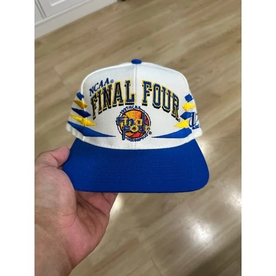 Gorra Snapback Vintage Logo Atlético Corte Diamante Picos NCAA Final Four 1997 Foto 1 de 4