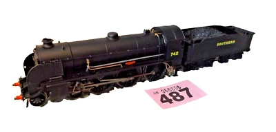 Hornby-  4-6-0  CAMELOT  742   SOUTHERN ~NEW / BOXED R3527   ITEM STR487 - Image 1 of 4