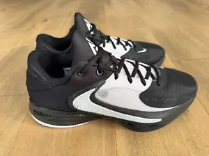 Nike Zoom Freak 4 TB Turnschuhe Schuhe schwarz weiß DO9679-002 Herren Größe 9,5 - Bild 1 von 15
