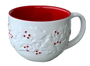 Taza de café de Navidad Starbucks levantada blanca palomas rojas acebo árboles 2008 - Imagen 1 de 6