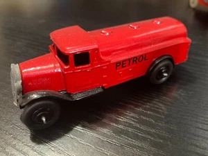 DINKY TOYS 25d Tanker - Red - REPAINT - Picture 1 of 7