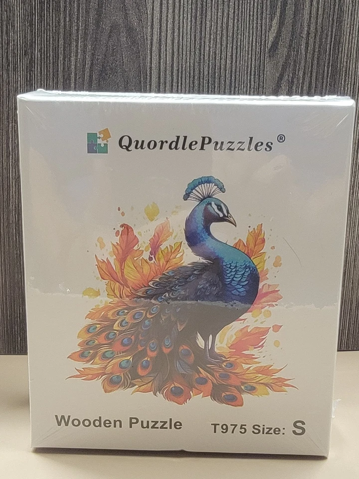 Rompecabezas de madera Quordle: pavo real llamativo - pequeño (sellado de fábrica) Foto 1 de 1