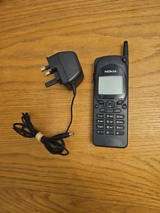 Nokia 2210 NHE-5NX Vintage 90s Mobile Phone With Charger - Picture 1 of 5