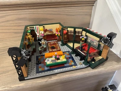 LEGO IDEAS 21319 and 10292 Friends Television Series - Open And Built - Image 1 of 4