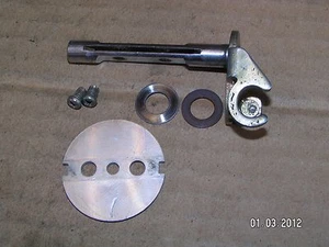 KAWASAKI KZ750 LTD KZ 750 E1-E3 / H1-H4 CARBURETOR OUTSIDE RIGHT CARB SHAFT LOT - Picture 1 of 1