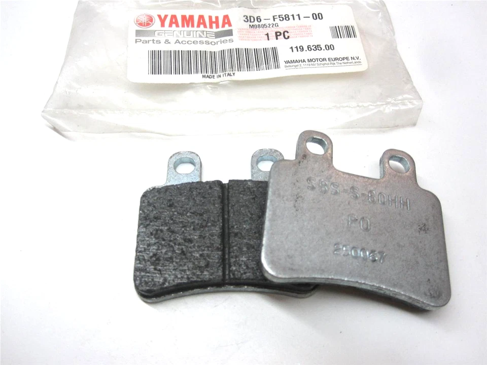 OEM Yamaha XT125 R XT 125  2005-2007 Front Brake Caliper Pad Set PN 3D6-F5811-00 - Image 1 of 1