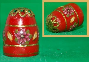 BOULDER BAY THIMBLE - POINSETTIAS FLORAL with GOLD FLORET CAP #29 - Picture 1 of 4