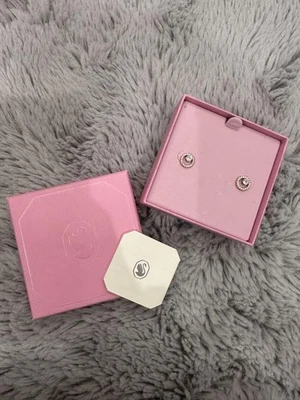 Pendientes SWAROVSKI de perlas y piedras de oro rosa usados Foto 1 de 3