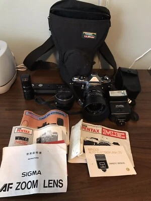 Pentax Asahi ME 35mm SLR Film Camera Vintage W/ 2 Lenses, Pentax Winder, Flash - Image 1 of 4