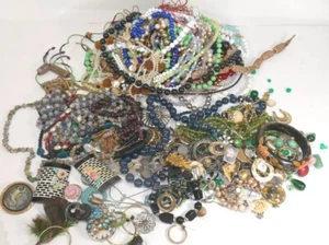 Junk Jewelry Tangled Broken For Crafts Repairs Necklaces Earrings Beads 4.8 LB - Picture 1 of 24