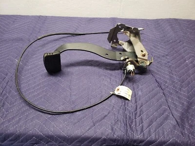 00-04 Pedal de freno deportivo Mitsubishi Montero OEM Foto 1 de 4