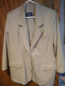 Wonderful women's Tilley travel jacket, tan khaki, size 12 - Picture 1 of 8