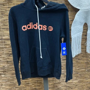 Adidas sweater size XL - Picture 1 of 2