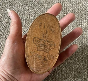 Antik/Vintage 3 1/2" Miniatur braun Holz Speisekammer Box, Figuren, Schoß Gelenke, Holz - Bild 1 von 13