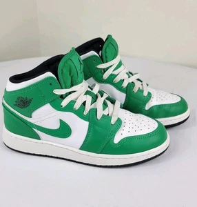 Nike Air Jordan 1 Mid Lucky Green 2022 DQ8423-301 taglia 5 anni - Foto 1 di 22