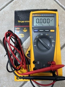 Multimetro Fluke 175 true RMS USATO COME NUOVO - Foto 1 di 1