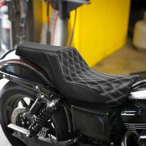 Driver Passenger Seat Fit For Harley Dyna Fat Bob FXDF Wide Glide FXDWG 06-17 - Foto 1 di 12