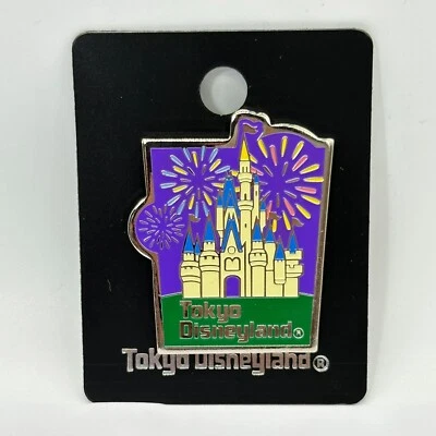 东京迪士尼度假区徽章 2000 - 2001 年 TDL 灰姑娘城堡消防厂 — 第 1/2 张图片