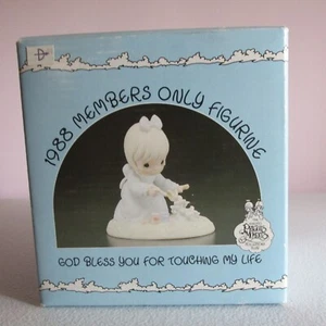 Precious Moments 1988 Members Only Figurine God Bless You for Touching My Life - Picture 1 of 5