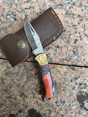 Cuchillo de bolsillo americano EDC hecho a mano hoja de acero Damasco forjado en libertad Foto 1 de 4