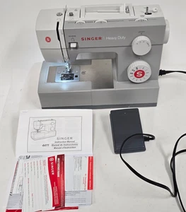 Máquina de coser Singer Heavy Duty modelo 4411 con pedal envío gratuito - Imagen 1 de 12