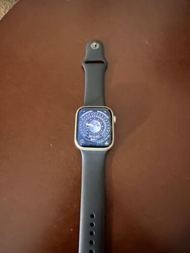 Nieuwe aanbiedingApple Watch Series 7 45mm Aluminum Case with Sport Band - Abyss Blue, Regular...