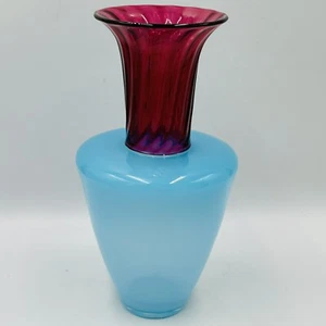 Martha’s Vineyard Glashütte Mark Weiner Kunstglas Vase blau Opal Cranberry  - Bild 1 von 13
