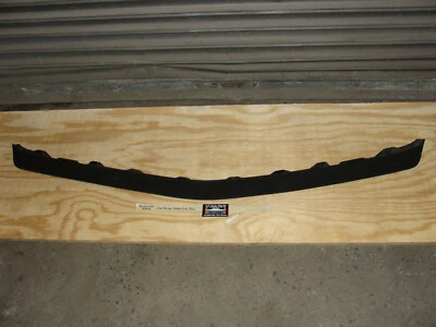 76 Mercedes 450SL R107 W107 FRONT BUMPER VALANCE RUBBER FILLER PANEL #1078800744 - Image 1 of 4