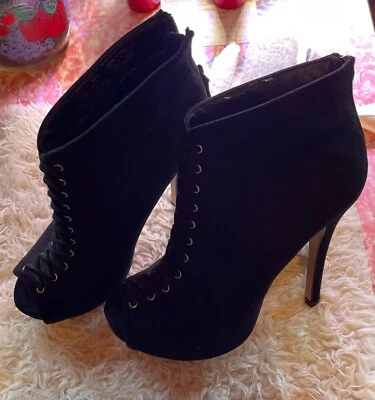 Botines de aguja con cordones talla 7.5 Negro Gamuza Rock and Republic Foto 1 de 4