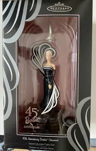 Hallmark 2004 Barbie 45th Anniversary - mit beleuchtetem Ständer MIB Keepsake Ornament  - Bild 1 von 5