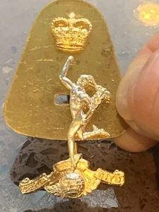 Royal Corps of Signals Queens Crown Cap Kragenabzeichen 2 Bandanstöße eloxiertes Aluminium - Bild 1 von 2