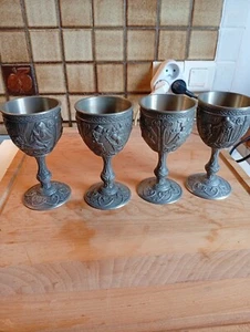 EXCALIBUR GOBLETS LOT DE 4 GOBELETS - Foto 1 di 5
