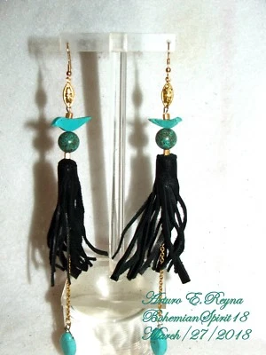 PENDIENTES LARGOS ARTURO E. REYNA NATURAL TURQUESA TALLADA PÁJARO CUERO NEGRO BORLA Foto 1 de 4