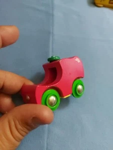 Tren de madera Brio Richard Scarry Busytown 32510 y Apple Car Gorilas Caro 717 - Imagen 1 de 6