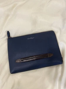 SALVATORE FERRAGAMO blaue Leder Messenger Clutch Laptoptasche - neu! - Bild 1 von 12