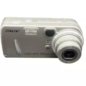 Sony Cyber-Shot DSC-P92 5.0MP 12x Zoom Digital Camera Silver PARTS / Repair - Picture 1 of 10
