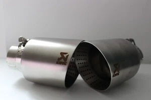 AKRAPOVIC TERMINALE Auto 2 pezzi FINALE DI SCARICO IN 60 OUT 101 golf 6 7 8 ect - Foto 1 di 10