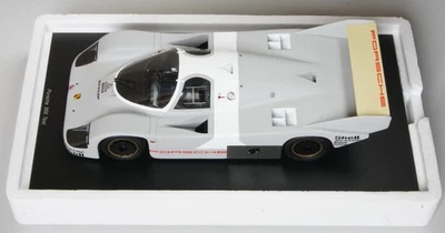 Spark 1:18 Porsche 956 test 1982 référence 18S125 - Photo 1/4