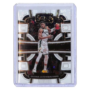 2023-24 Select Giannis Antetokounmpo White Disco Prizm /75 Milwaukee Bucks #60 - Picture 1 of 2